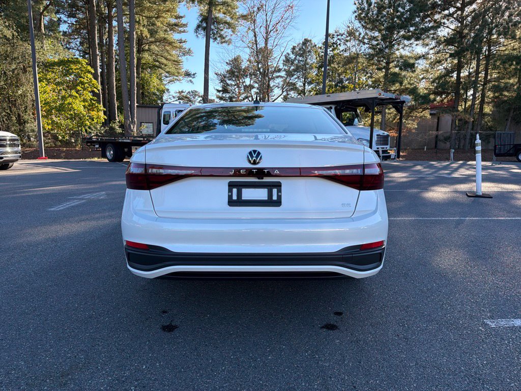 New 2027 Volkswagen Jetta SE FWD image 5