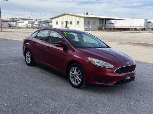 Used 2015 Ford Focus SE w/ SE Cold Weather Package image 1