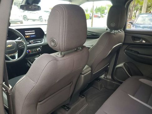 Certified 2024 Chevrolet TrailBlazer LT w/ LT Cold Weather Package FWD image 11