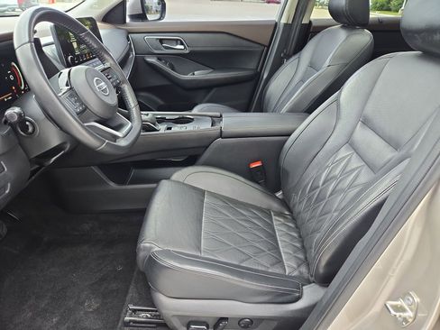 Used 2021 Nissan Rogue Platinum FWD image 15