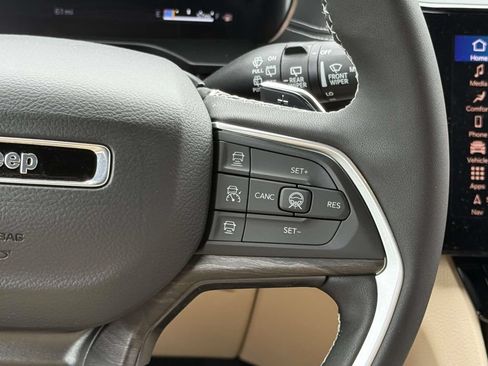 New 2026 Jeep Grand Cherokee L Limited w/ Limited Altitude Package AWD/4WD image 19