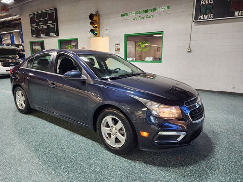 Used 2016 Chevrolet Cruze LT image 4