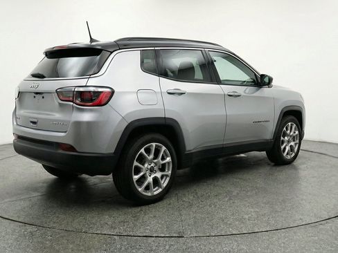 Used 2025 Jeep Compass Limited AWD/4WD image 9