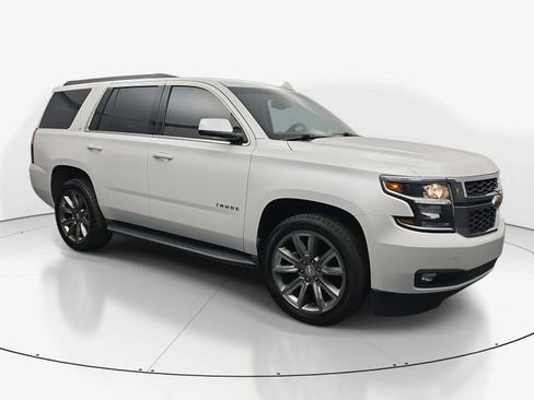 Used 2019 Chevrolet Tahoe LT w/ Luxury Package image 2