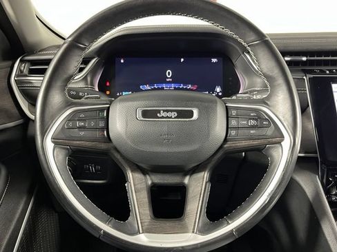Used 2022 Jeep Grand Cherokee L Limited AWD/4WD image 12