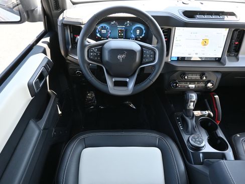 New 2026 Ford Bronco Outer Banks w/ Sasquatch Package AWD/4WD image 21