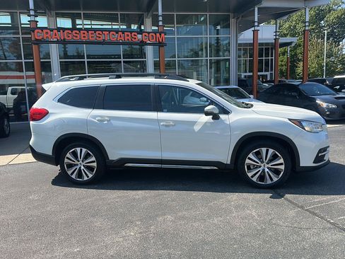 Used 2022 Subaru Ascent Limited w/ Technology Package AWD/4WD image 2
