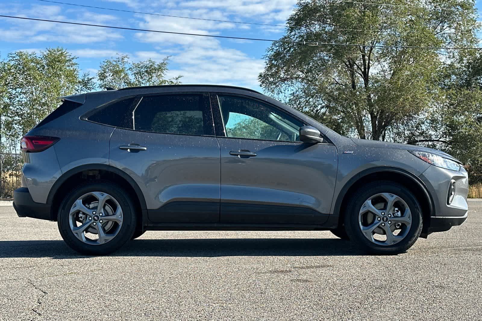 Certified 2025 Ford Escape ST-Line Select AWD/4WD image 8