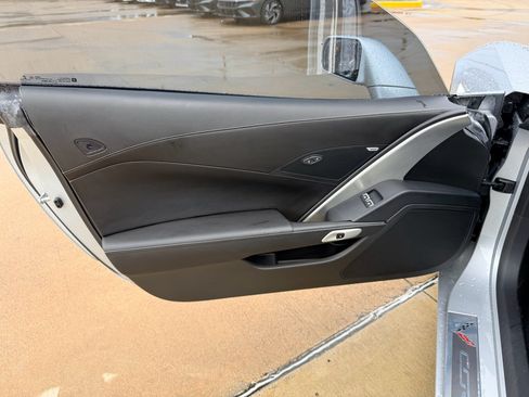 Used 2016 Chevrolet Corvette Stingray Coupe RWD image 11