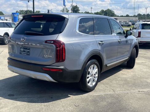 Used 2020 Kia Telluride LX AWD/4WD image 3