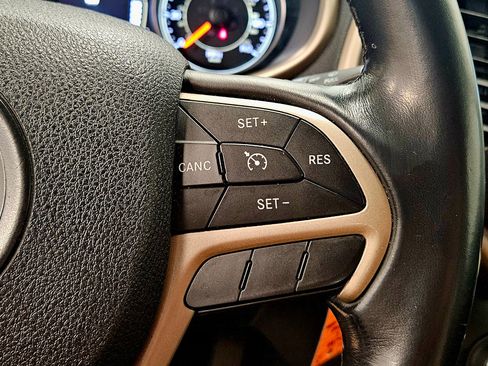 Used 2015 Jeep Cherokee Latitude image 31