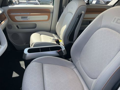 Certified 2025 Volkswagen ID. Buzz 1st Edition RWD image 22