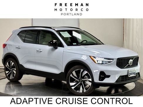 Used 2024 Volvo XC40 B5 Ultimate w/ Protection Package Premier AWD/4WD image 1