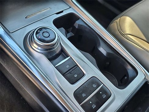 Used 2021 Ford Explorer XLT w/ Equipment Group 202A image 28