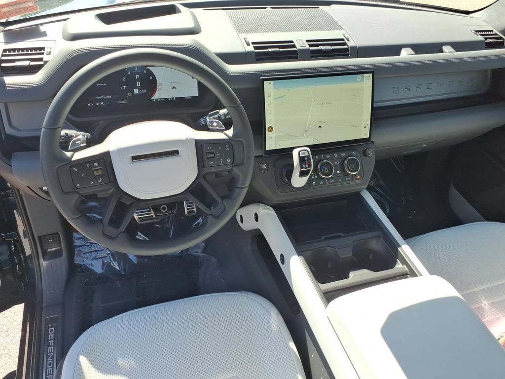 Used 2026 Land Rover Defender 110 OCTA AWD/4WD image 19