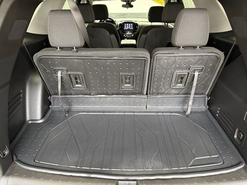 Used 2021 Chevrolet Traverse LT w/ LPO, Floor Liner Package image 59
