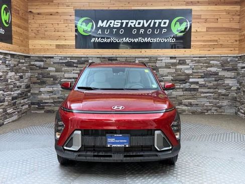 Used 2024 Hyundai Kona SEL AWD/4WD image 3