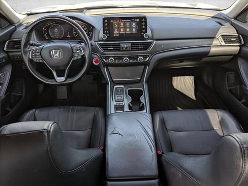 Used 2018 Honda Accord Touring image 14