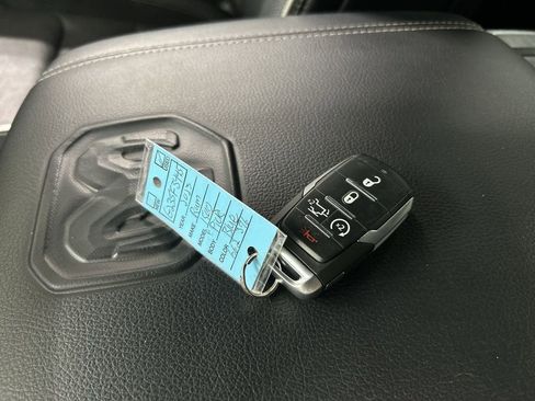 Used 2023 RAM 1500 Laramie AWD/4WD image 12