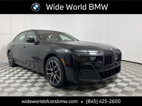 New 2026 BMW 740i xDrive image 1