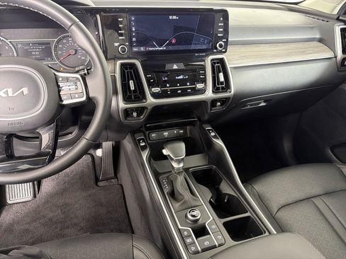 Used 2023 Kia Sorento EX w/ Panoramic Sunroof Package FWD image 28