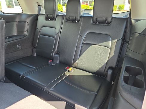 Used 2023 Nissan Pathfinder SL w/ Lighting Package (N92) FWD image 14