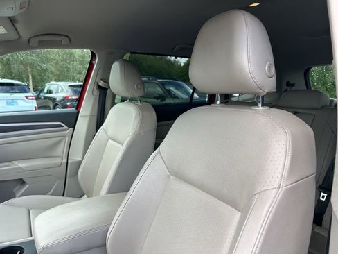 Used 2019 Volkswagen Atlas SE w/ Towing Package image 16