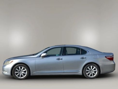 Used 2007 Lexus LS 460 image 4