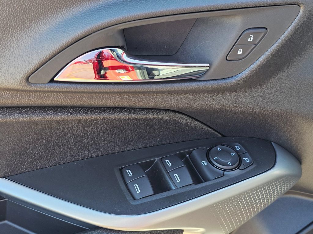 New 2026 Chevrolet Trax RS w/ Driver Confidence Package FWD image 21