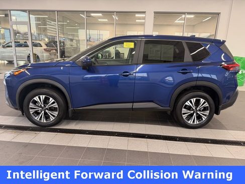 Used 2022 Nissan Rogue SV image 5