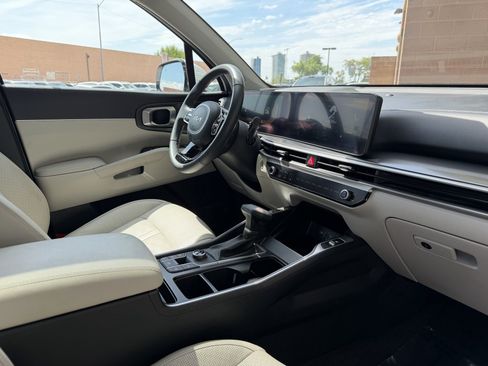 Used 2025 Kia Sorento S w/ Panoramic Sunroof Package FWD image 39