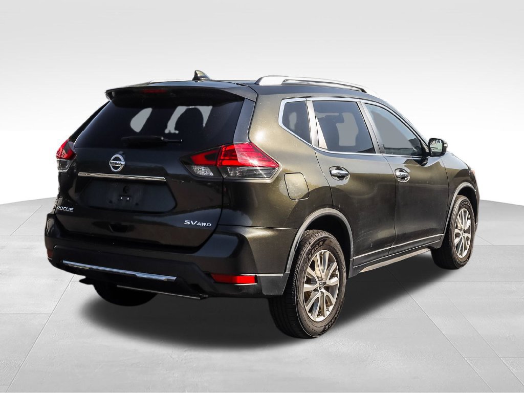 Used 2017 Nissan Rogue SV AWD/4WD image 4