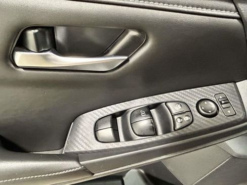 Used 2024 Nissan Sentra SV FWD image 14