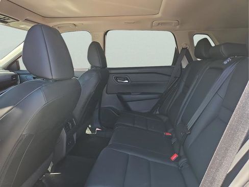 Used 2024 Nissan Rogue SV w/ SV Premium Package FWD image 19