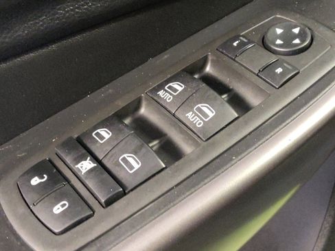 Used 2021 Jeep Cherokee Latitude Lux w/ Comfort/Convenience Group AWD/4WD image 27