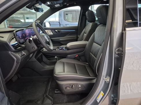 New 2027 Buick Enclave Avenir w/ LPO, Floor Liner Package AWD/4WD image 18