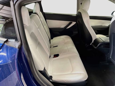 Used 2021 Tesla Model Y Long Range AWD/4WD image 26