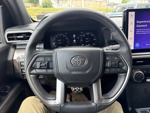 Used 2024 Toyota Tacoma TRD Sport AWD/4WD image 20
