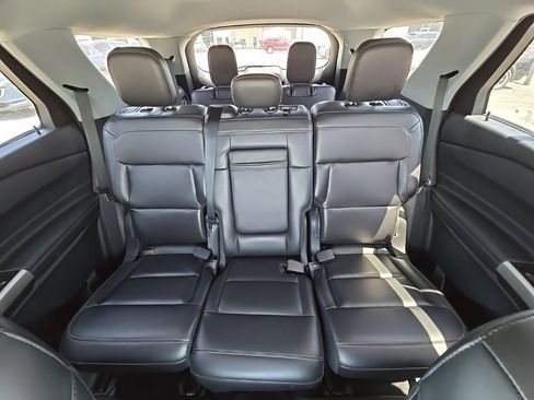 Used 2023 Ford Explorer XLT w/ Equipment Group 202A image 40