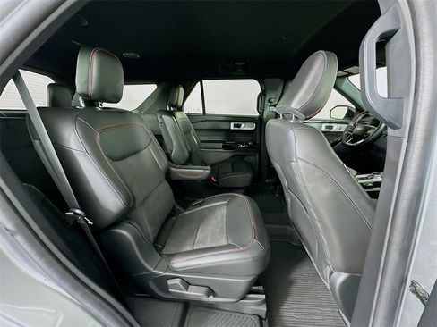 Used 2023 Ford Explorer ST-Line w/ Class IV Trailer Tow Package image 28