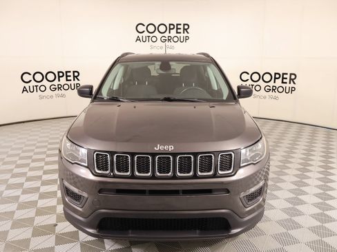 Used 2018 Jeep Compass Sport w/ Cold Weather Group FWD image 9
