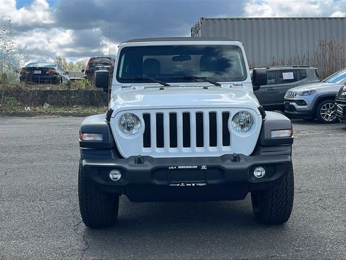 Used 2018 Jeep Wrangler Sport AWD/4WD image 2