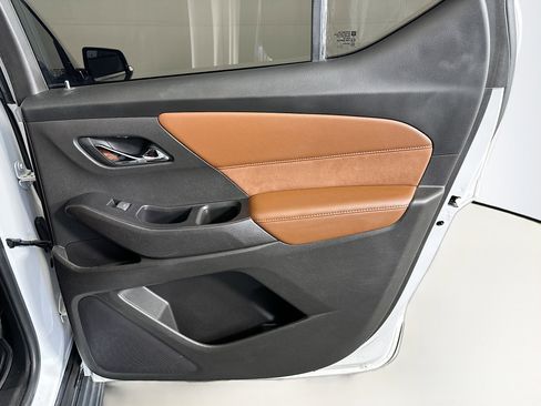 Used 2018 Chevrolet Traverse High Country image 34