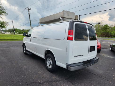 Used 2016 Chevrolet Express 3500 image 17