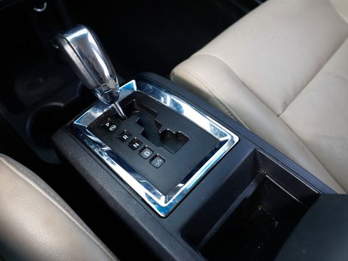 Used 2010 Dodge Journey R/T w/ Navigation & Sound Group I image 36