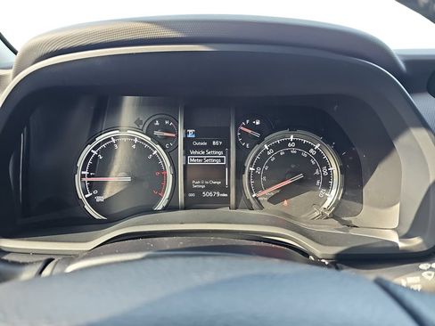 Used 2023 Toyota 4Runner TRD Off-Road Premium w/ Moonroof Package AWD/4WD image 19