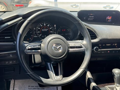 Used 2019 MAZDA MAZDA3 Hatchback w/ Preferred Package FWD image 18
