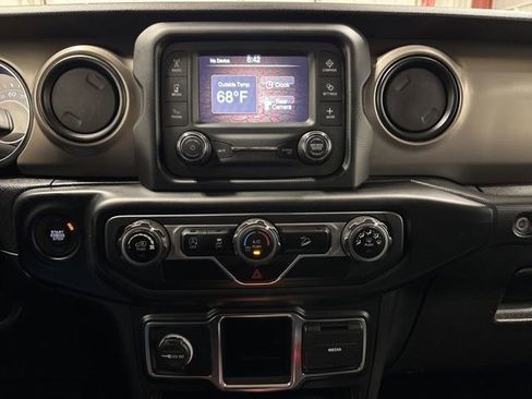 Used 2020 Jeep Wrangler Sport AWD/4WD image 21