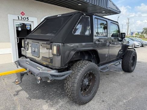 Used 2016 Jeep Wrangler Unlimited Sahara w/ Connectivity Group AWD/4WD image 5