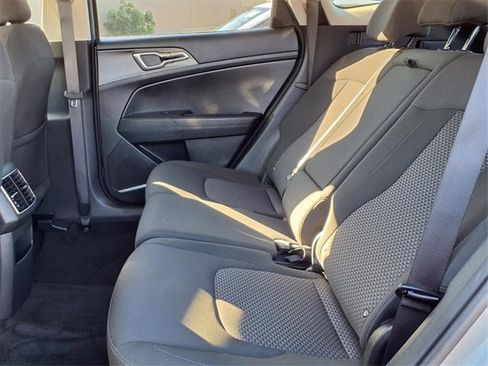Used 2024 Kia Sportage LX image 9